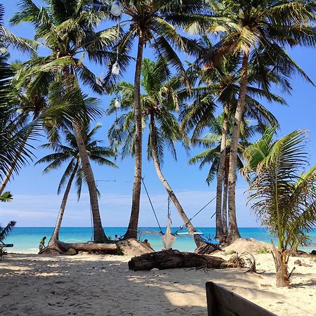 Castle Rock Boracay Aparthotel Yapak Exterior photo
