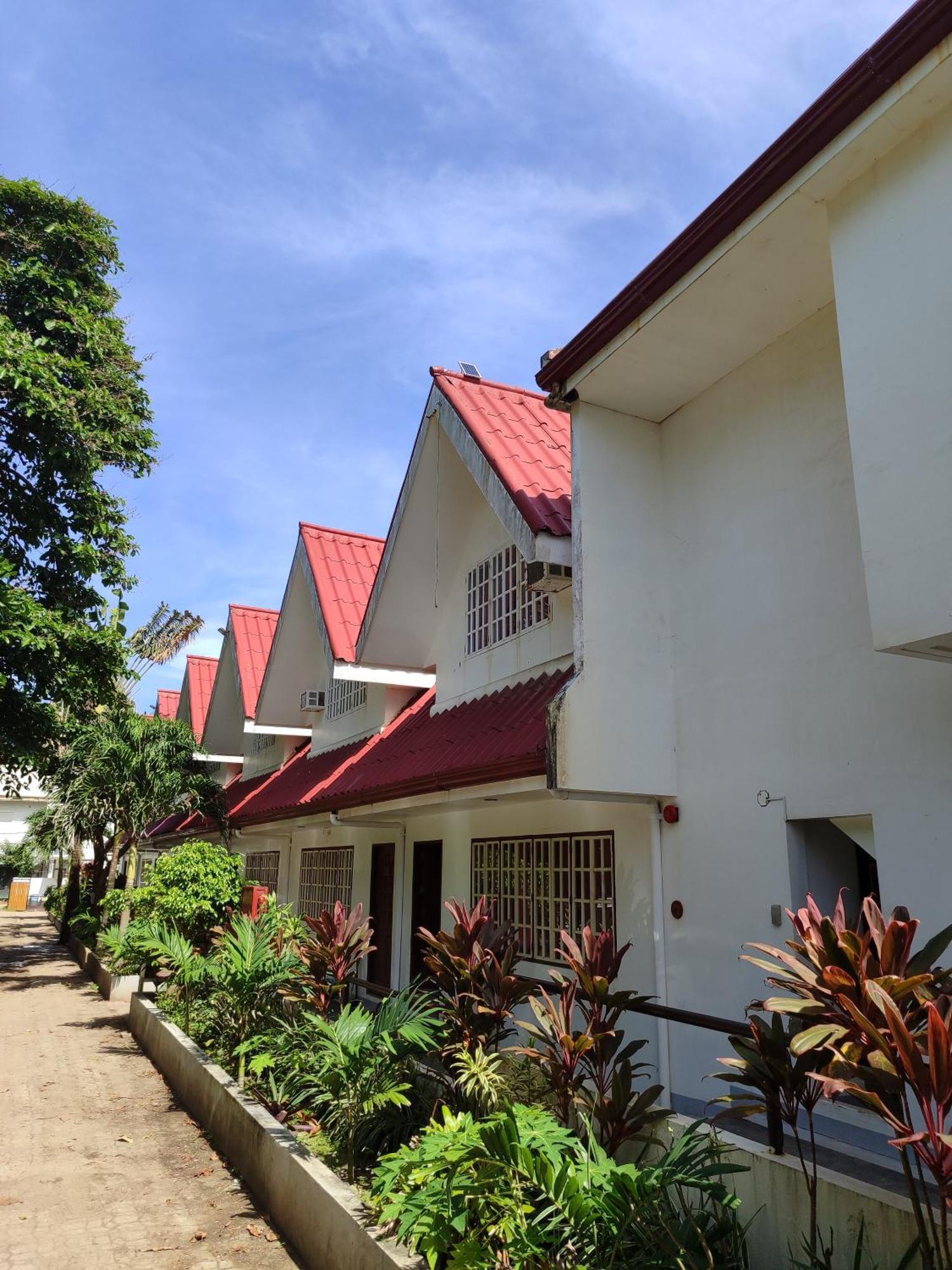 Castle Rock Boracay Aparthotel Yapak Exterior photo